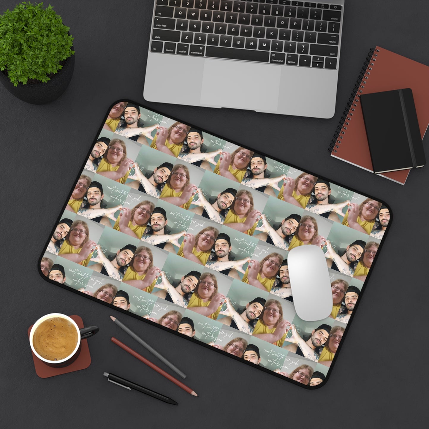 🫶 Desk Mat
