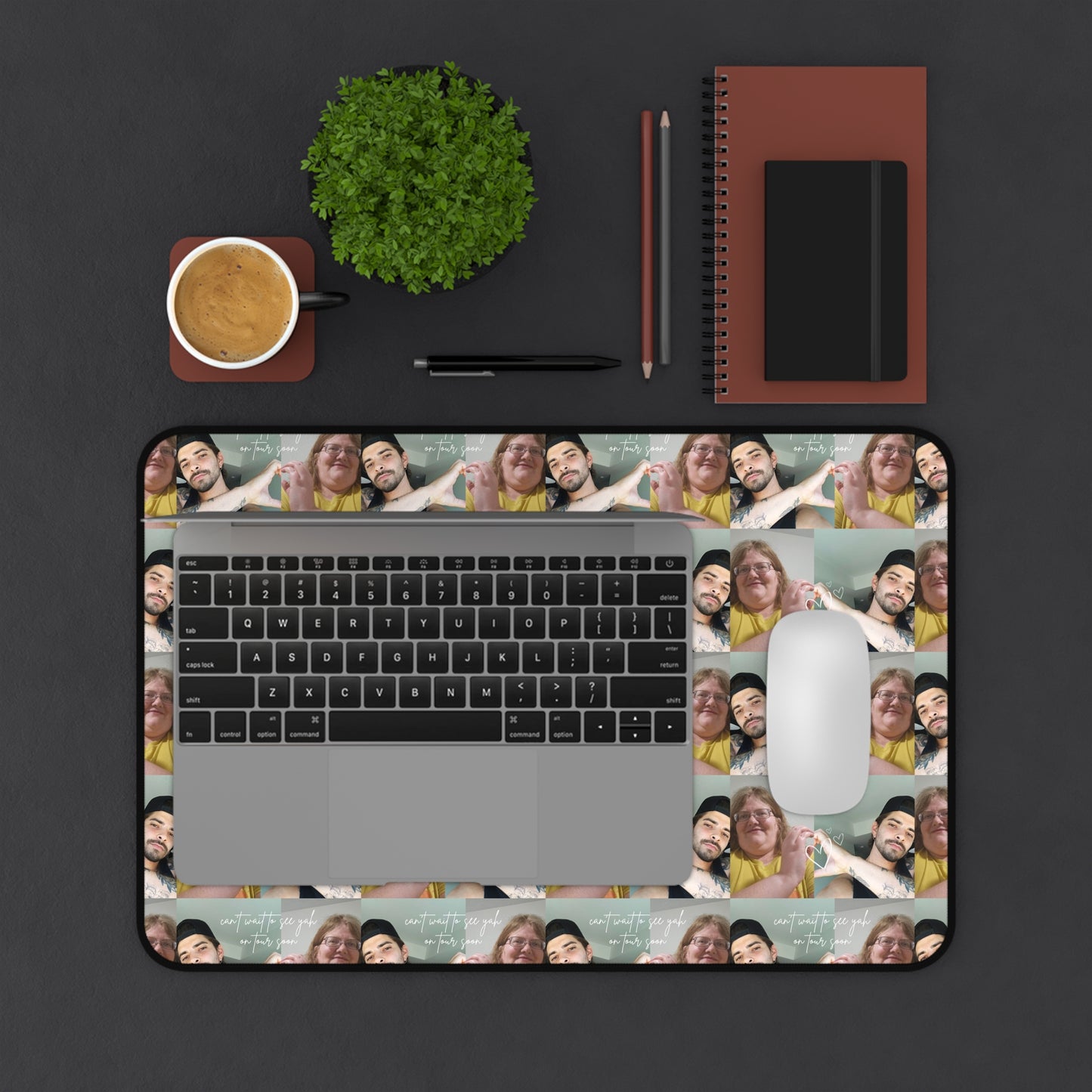 🫶 Desk Mat